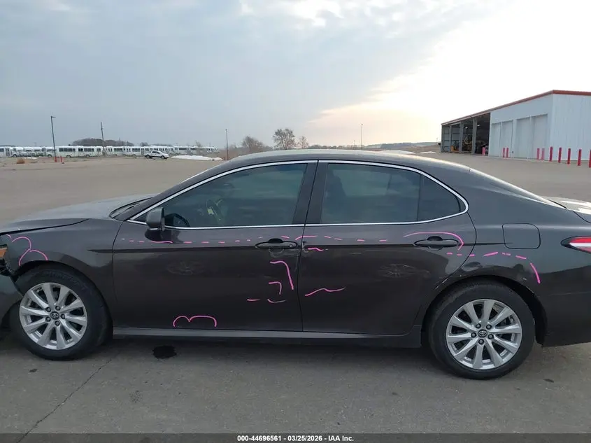 2018 TOYOTA CAMRY LE