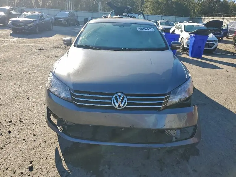 2013 VOLKSWAGEN PASSAT SE  