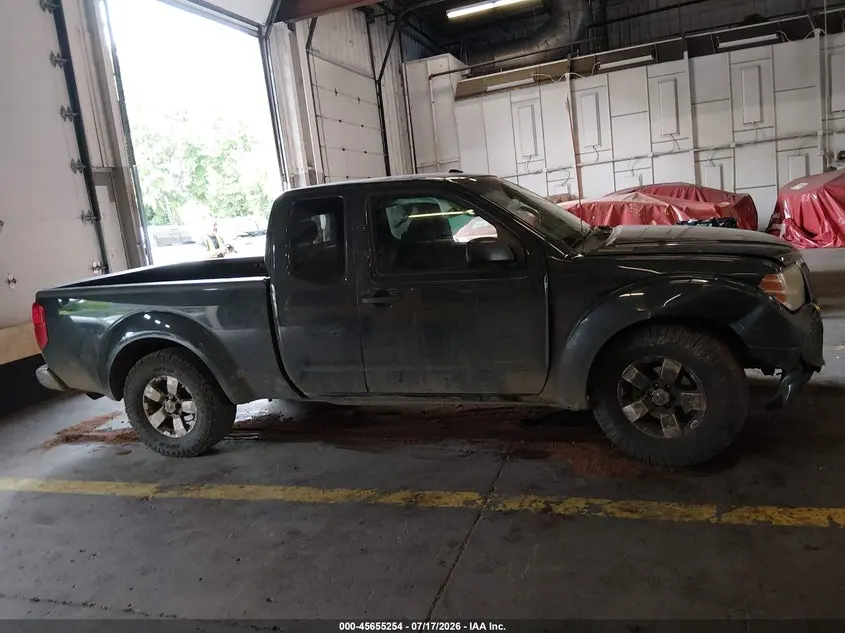 2013 NISSAN FRONTIER SV