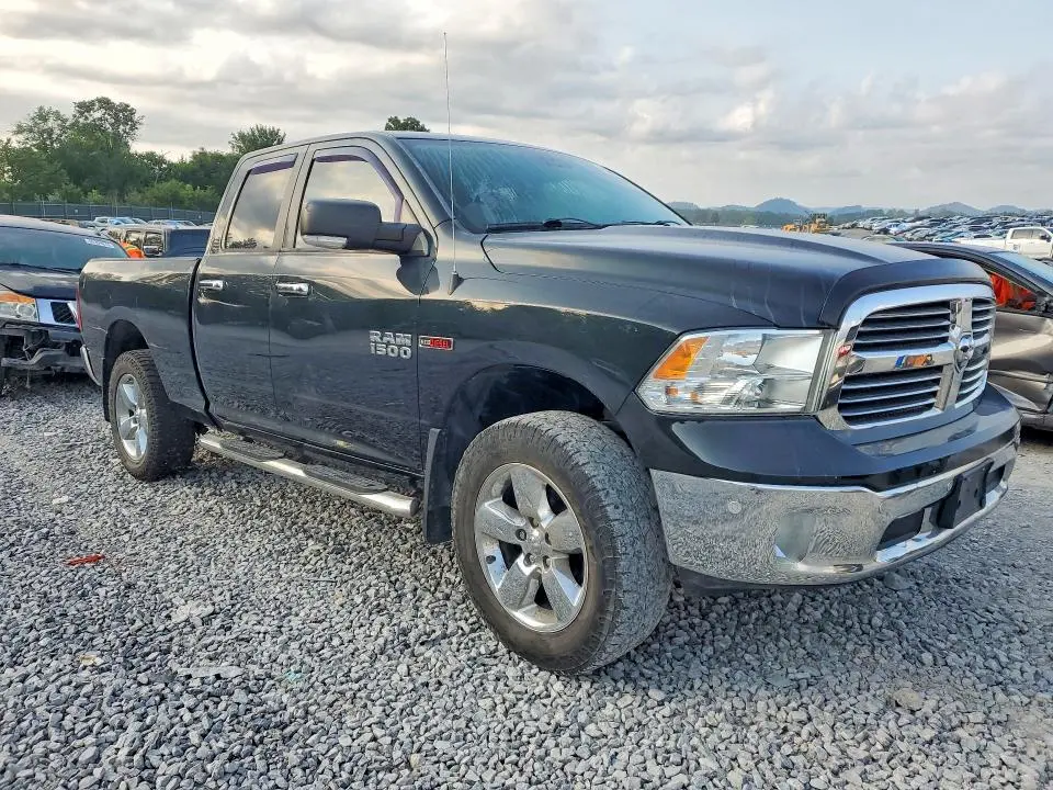 2016 RAM 1500 SLT  