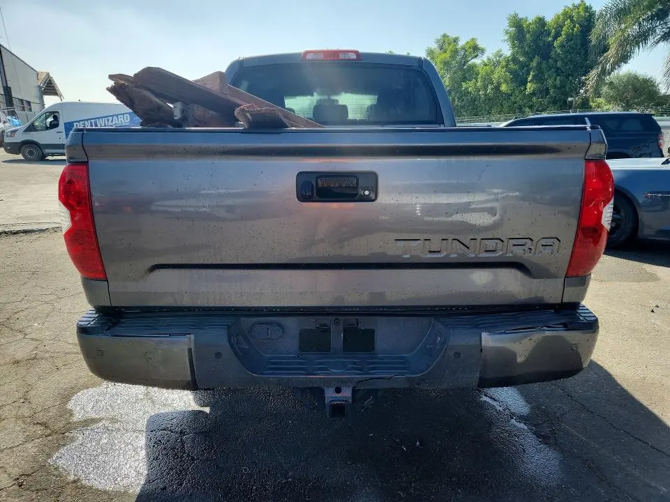 2017 TOYOTA TUNDRA CREWMAX SR5  