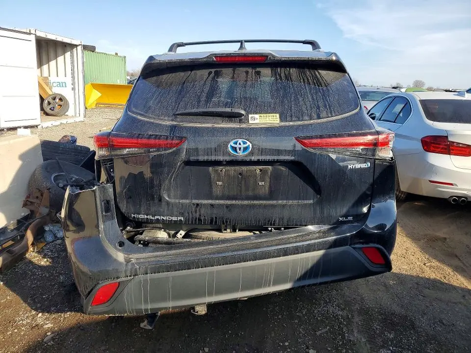 2022 TOYOTA HIGHLANDER HYBRID XLE  