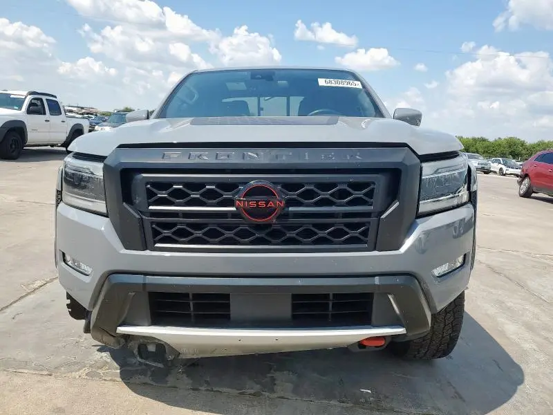 2022 NISSAN FRONTIER S  