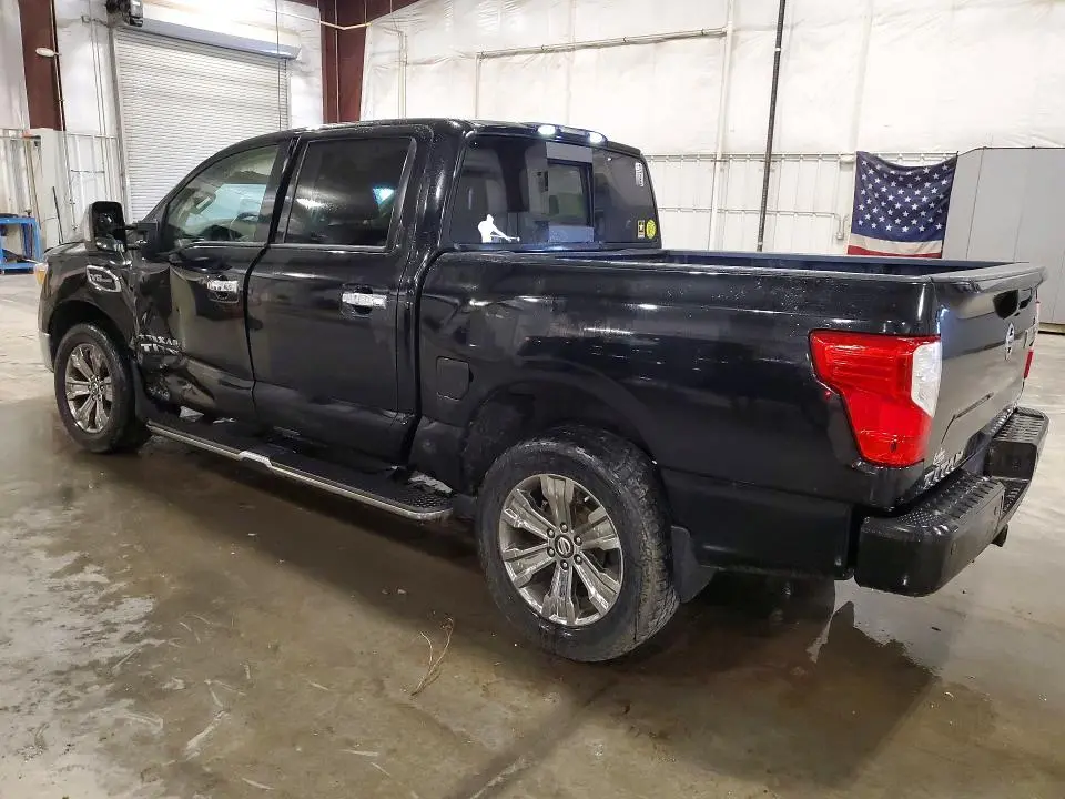 2017 NISSAN TITAN SL  