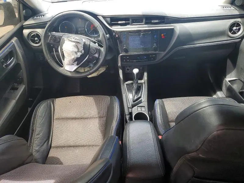 2019 TOYOTA COROLLA SE  