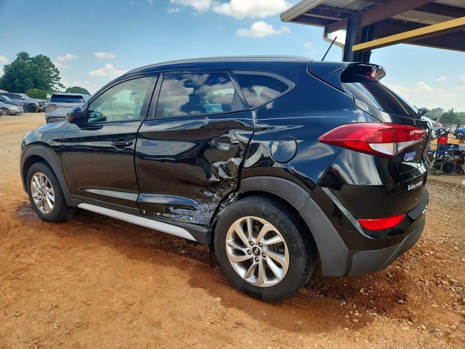2017 HYUNDAI TUCSON SE  