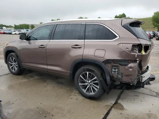 2017 TOYOTA HIGHLANDER SE  