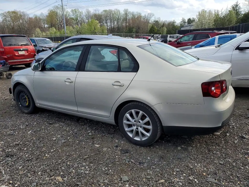 2010 VOLKSWAGEN JETTA SE  