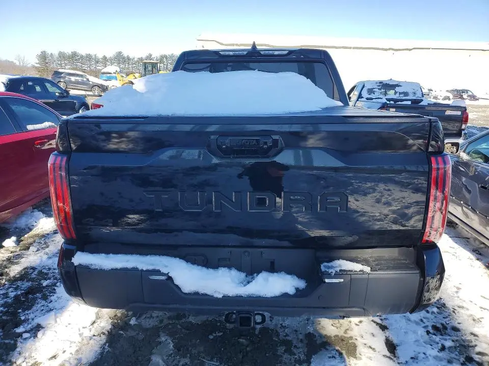 2024 TOYOTA TUNDRA CREWMAX LIMITED  