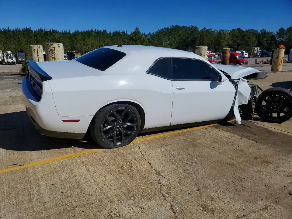 2022 DODGE CHALLENGER SXT  