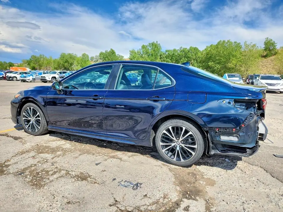 2020 TOYOTA CAMRY SE  