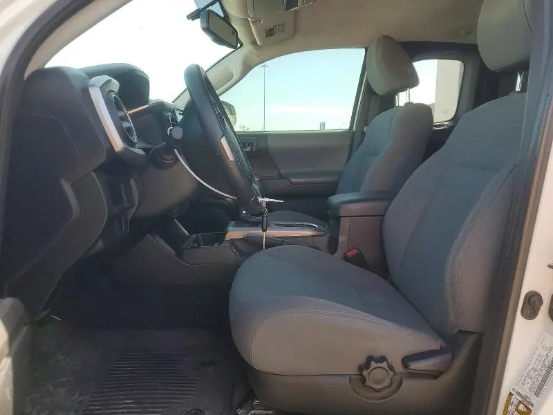 2017 TOYOTA TACOMA SR5 V6  