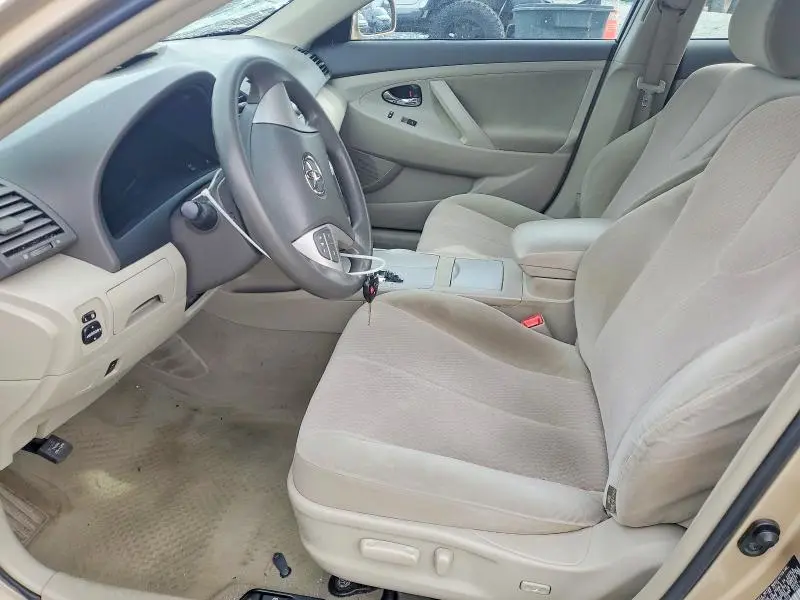 2011 TOYOTA CAMRY LE  