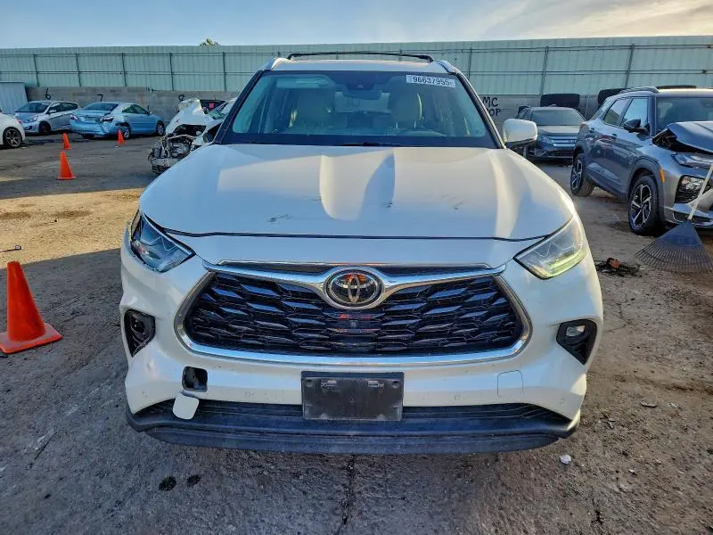 2021 TOYOTA HIGHLANDER LIMITED  