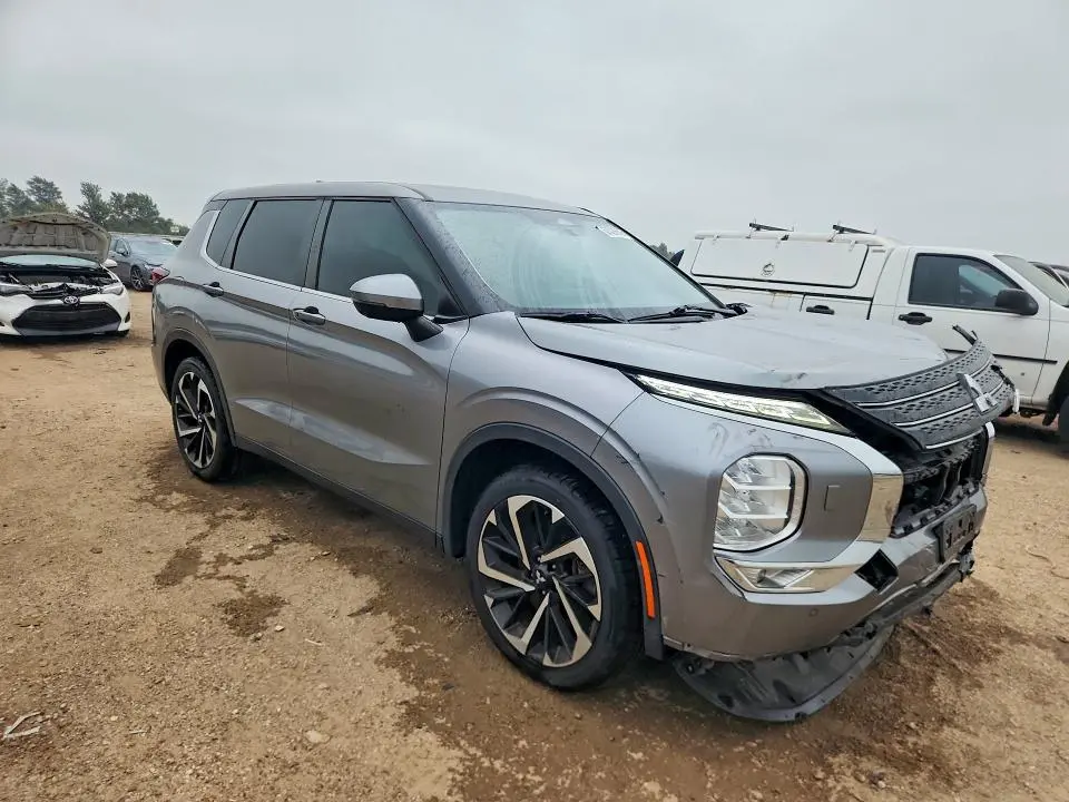 2022 MITSUBISHI OUTLANDER SE  