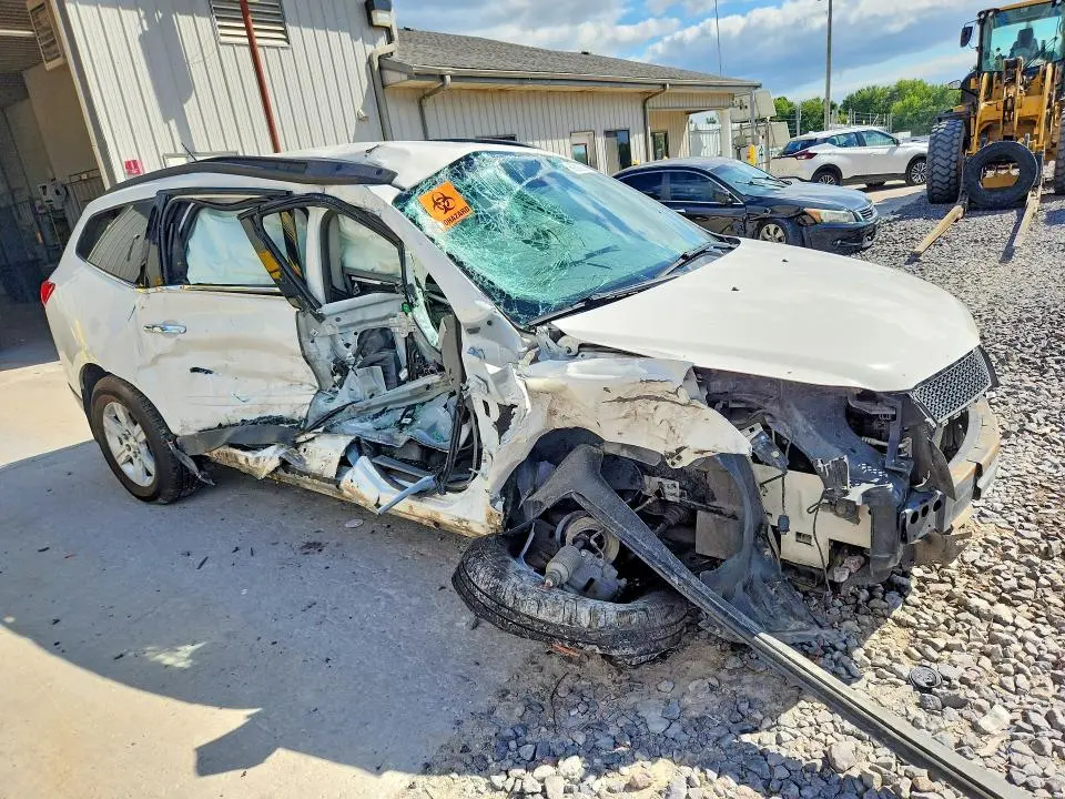 2010 CHEVROLET TRAVERSE LT  