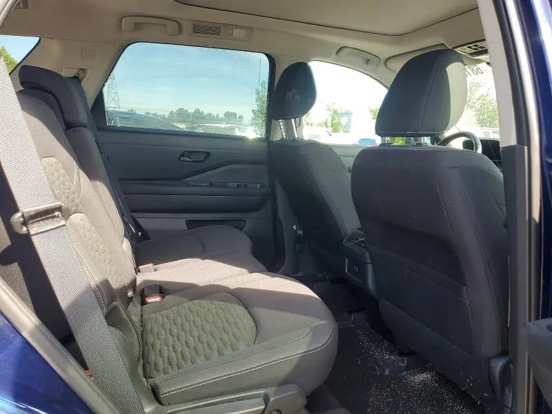 2023 NISSAN PATHFINDER SV  