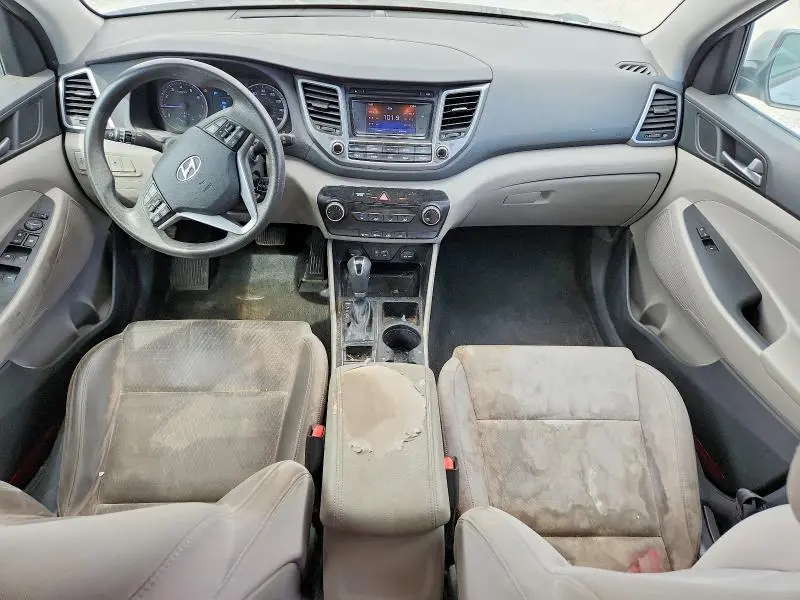 2016 HYUNDAI TUCSON SE  