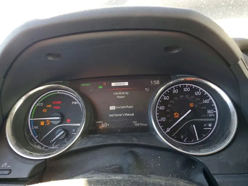 2020 TOYOTA CAMRY XLE  