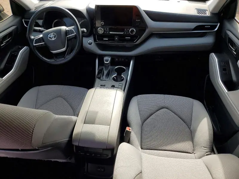 2023 TOYOTA HIGHLANDER HYBRID LE  