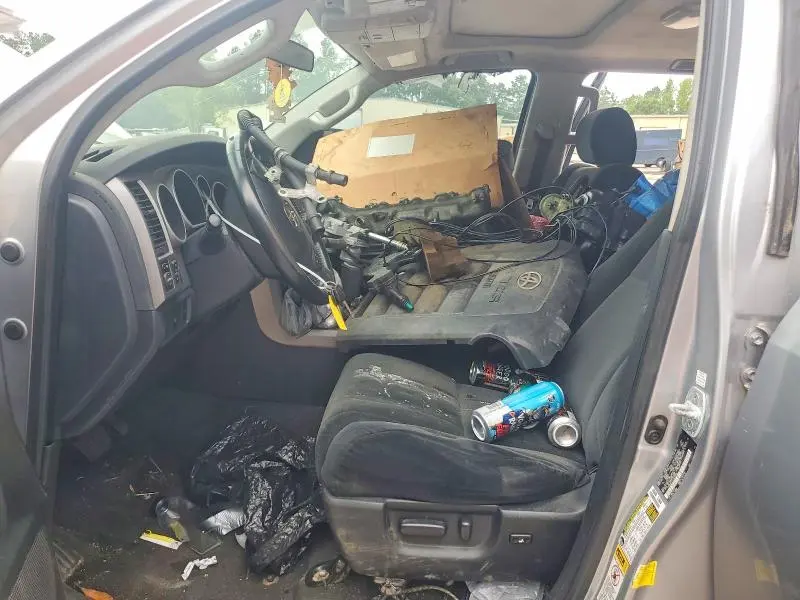 2012 TOYOTA SEQUOIA SR5  