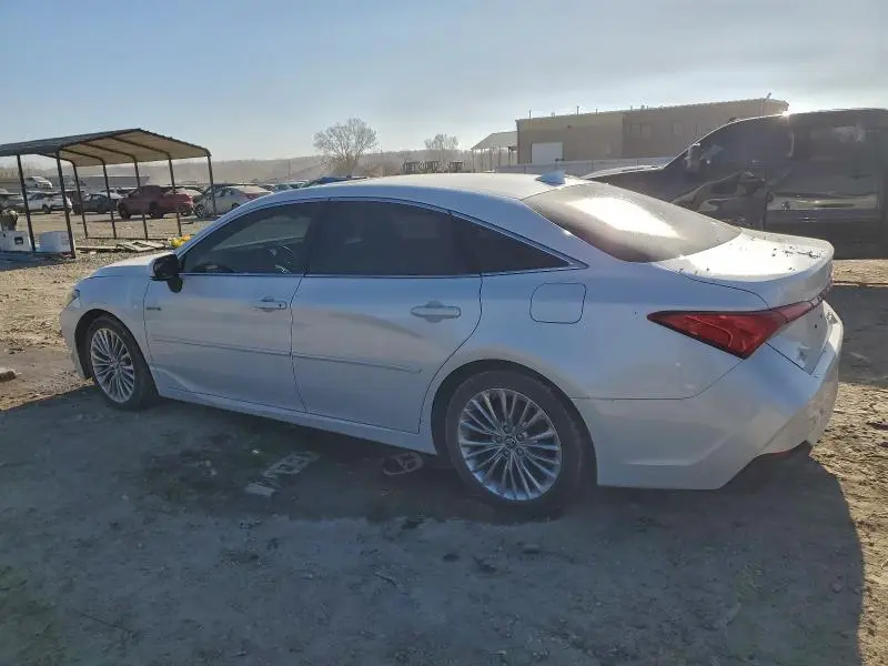 2019 TOYOTA AVALON XLE  