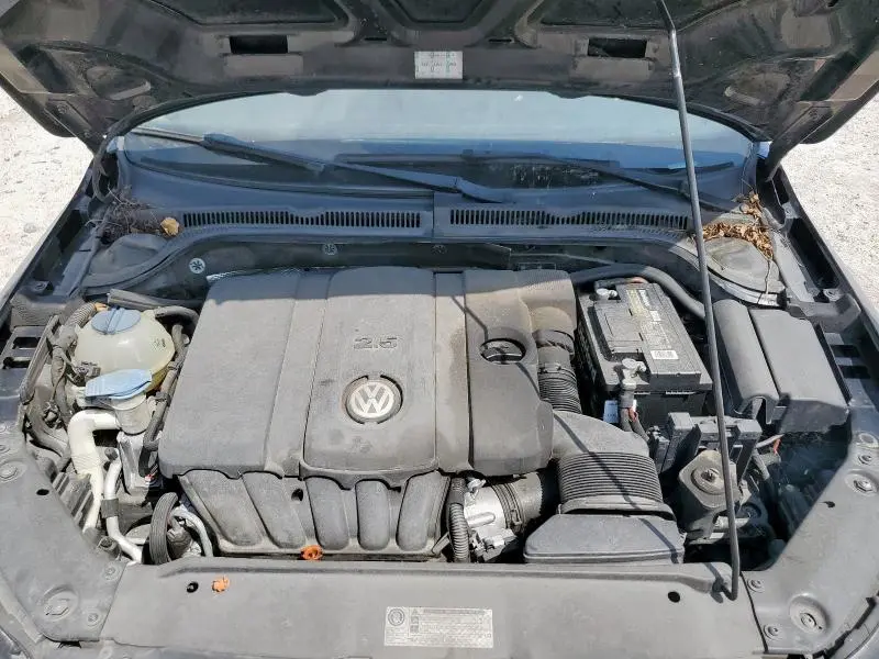 2012 VOLKSWAGEN JETTA SE  