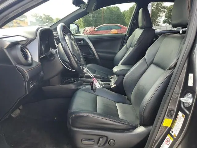 2016 TOYOTA RAV4 SE  
