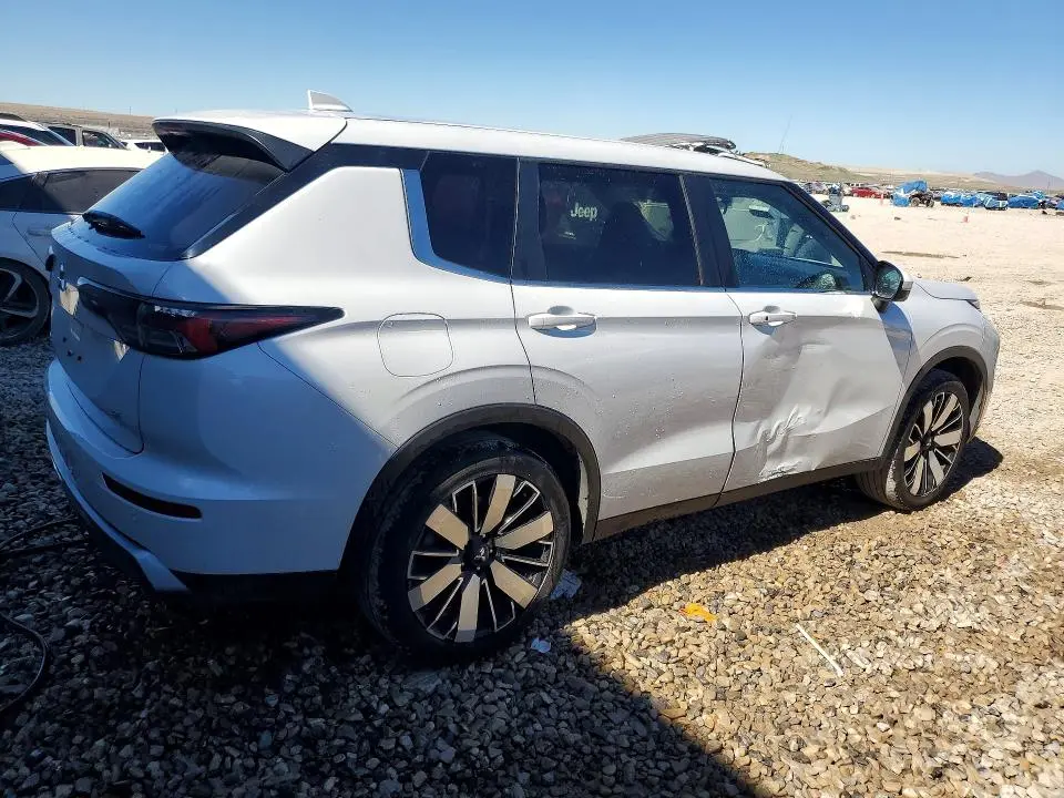 2025 MITSUBISHI OUTLANDER SE  