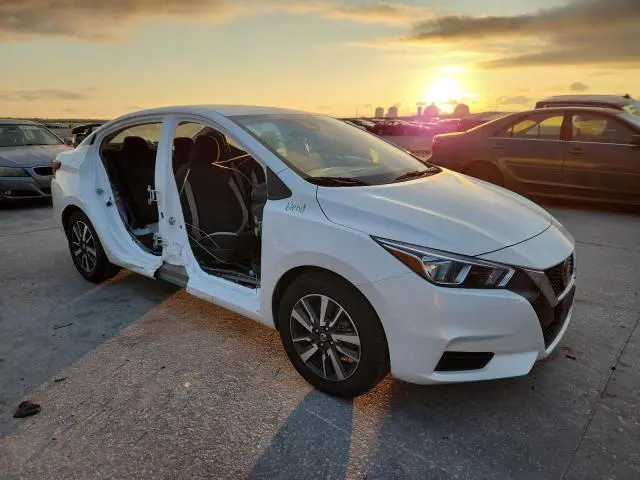 2022 NISSAN VERSA SV  