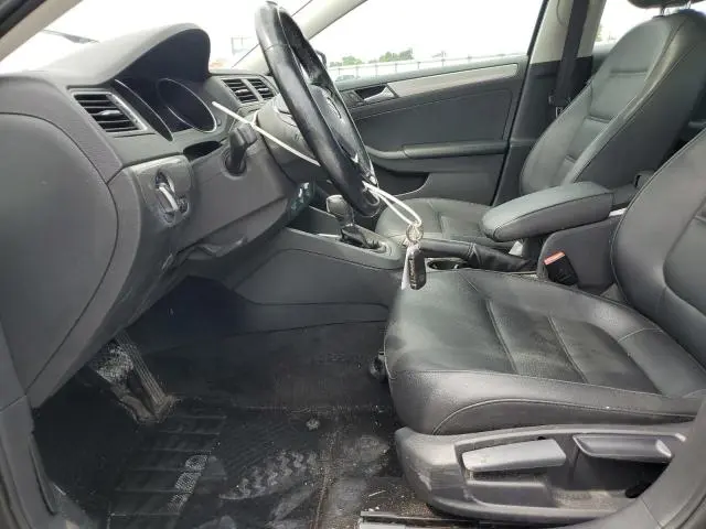 2017 VOLKSWAGEN JETTA SE  