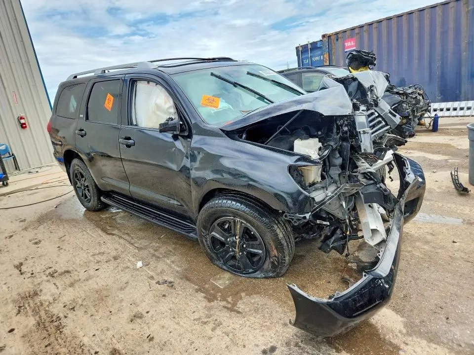 2018 TOYOTA SEQUOIA SR5  