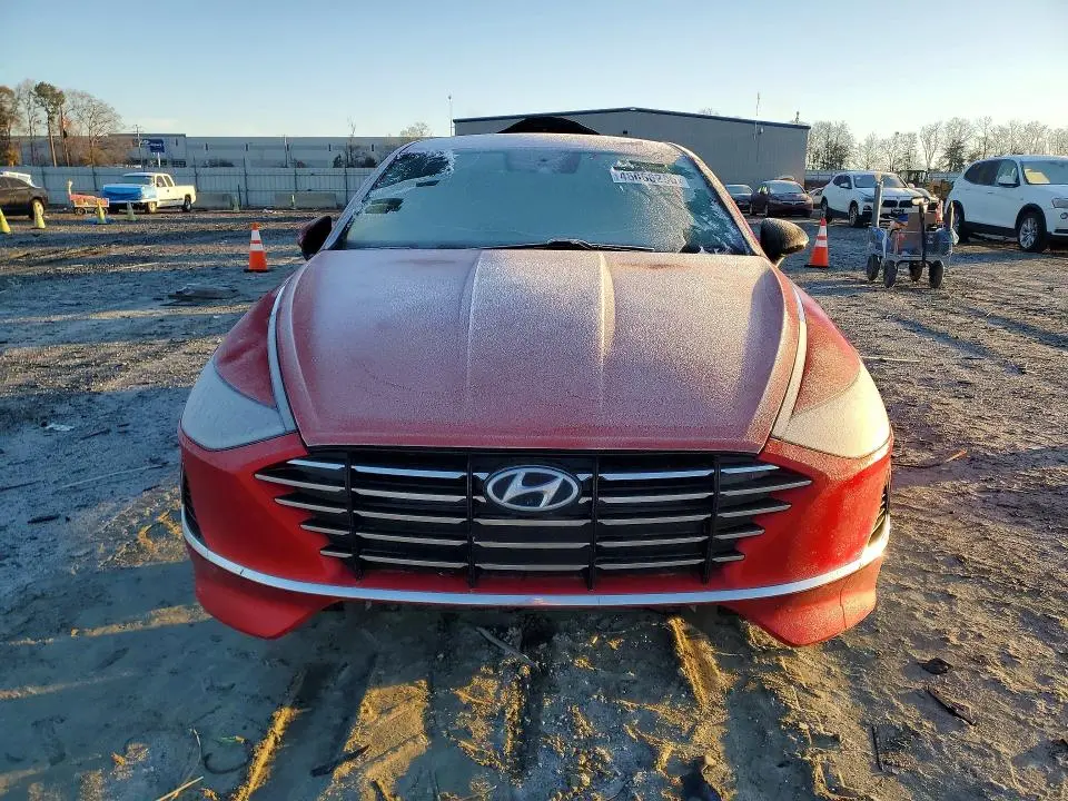 2022 HYUNDAI SONATA SE  