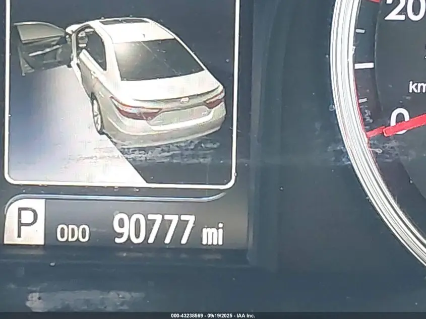 2016 TOYOTA CAMRY SE