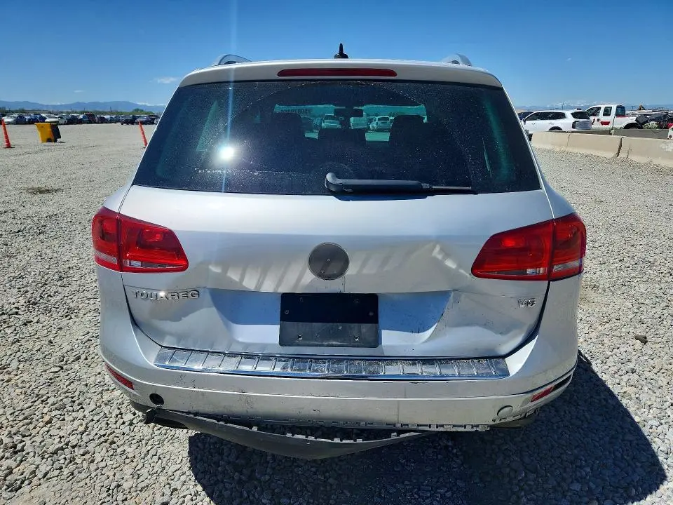 2013 VOLKSWAGEN TOUAREG V6  