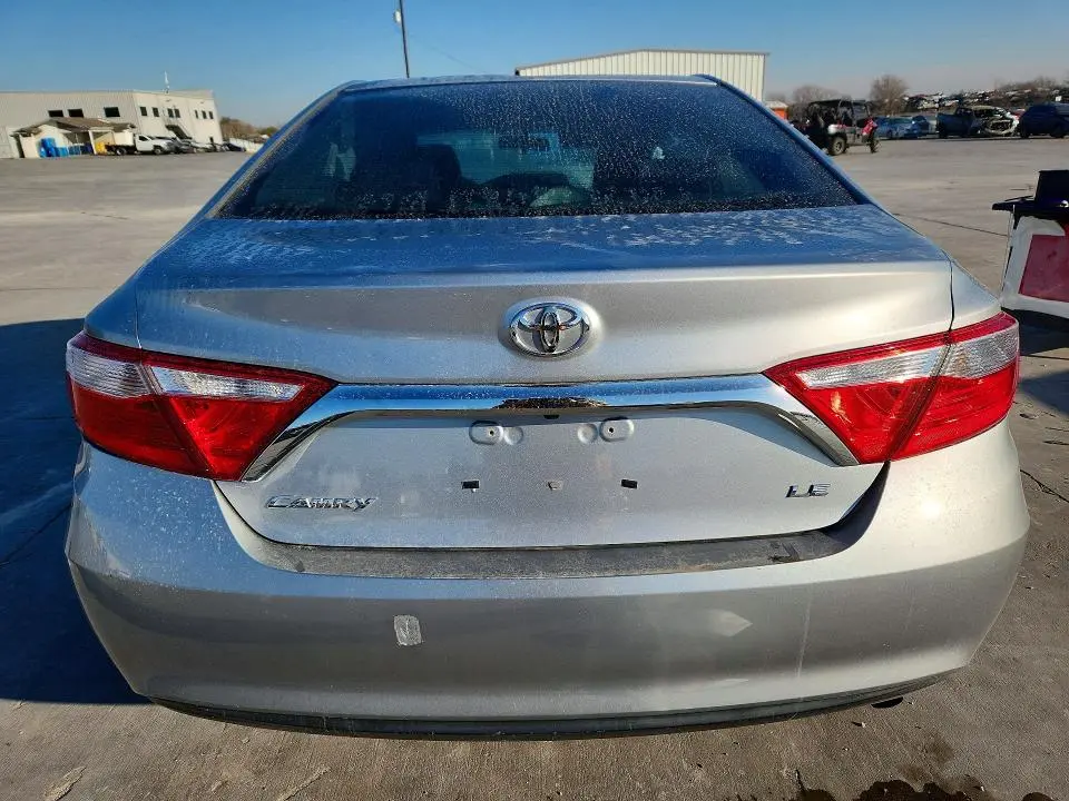 2016 TOYOTA CAMRY LE  