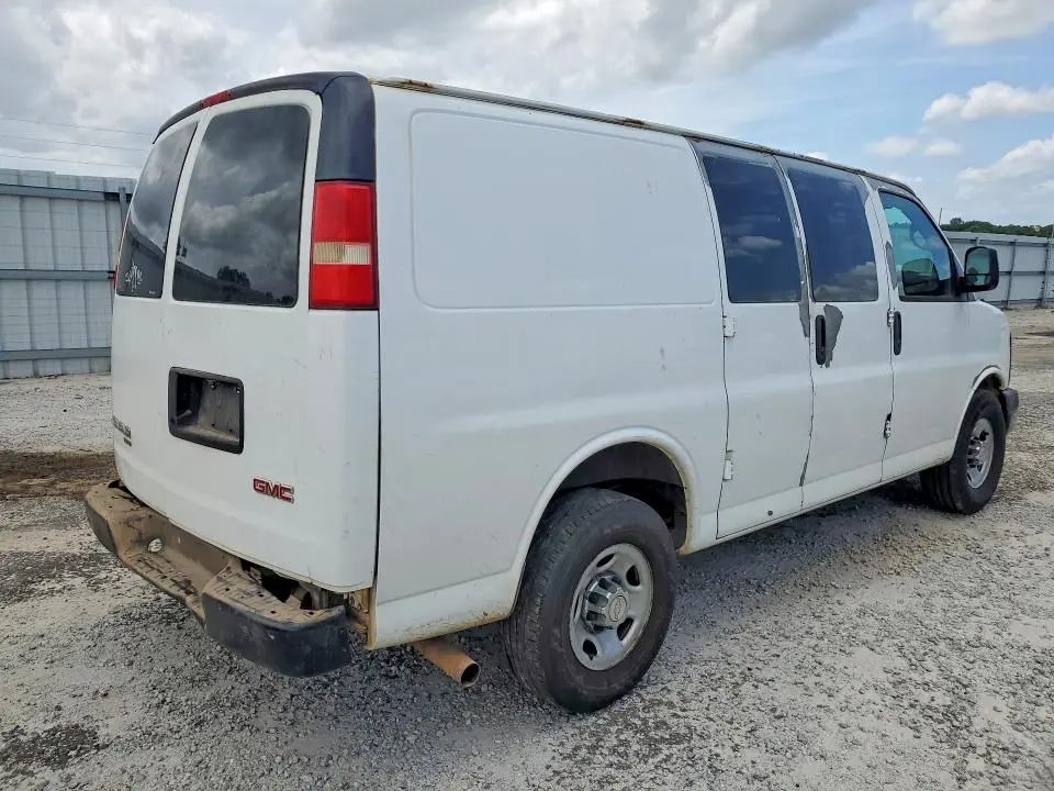 2010 GMC SAVANA G2500  