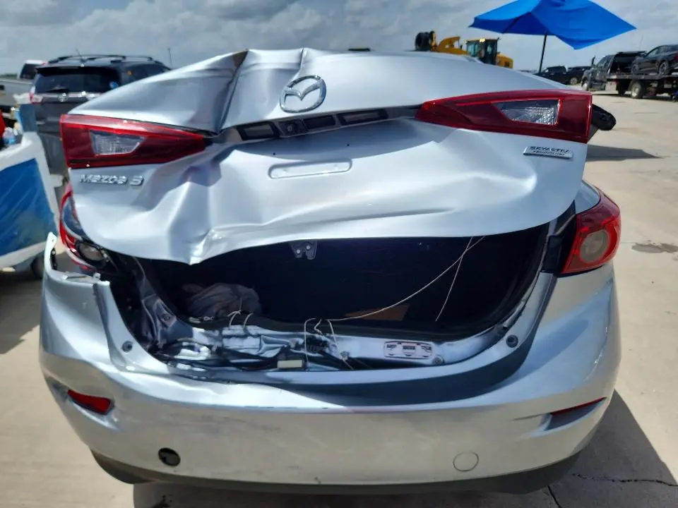 2017 MAZDA 3 TOURING  