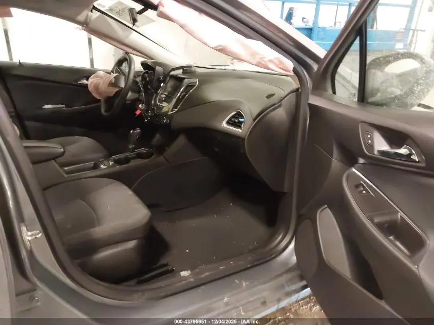 2018 CHEVROLET CRUZE LT AUTO