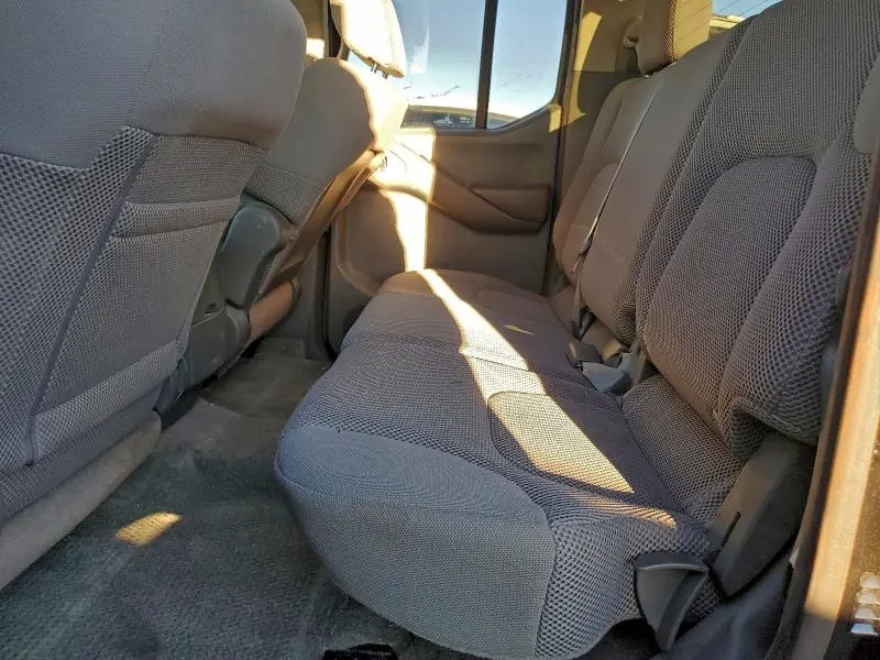 2012 NISSAN FRONTIER S  