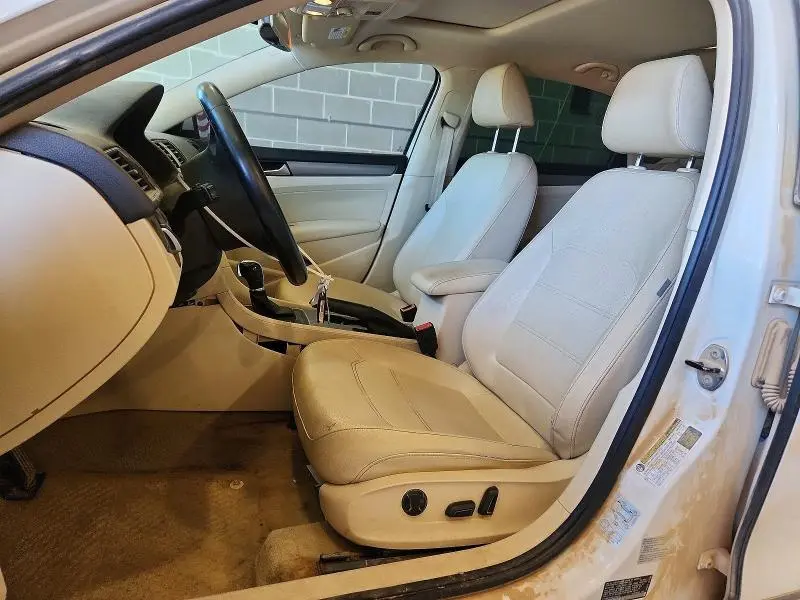 2014 VOLKSWAGEN PASSAT SE  