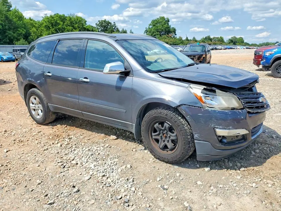 2014 CHEVROLET TRAVERSE LS  