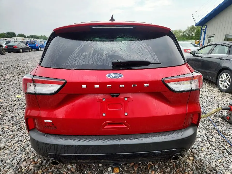 2022 FORD ESCAPE SE  