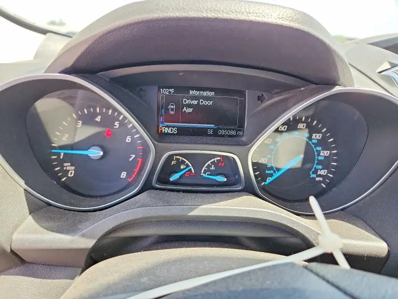 2016 FORD ESCAPE SE  