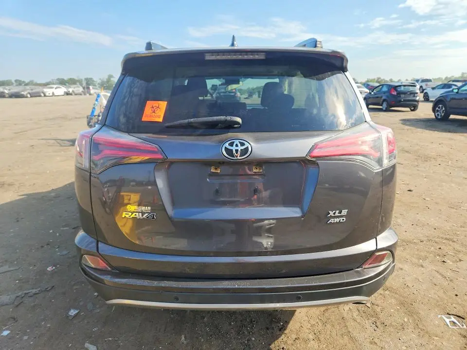 2018 TOYOTA RAV4 XLE  