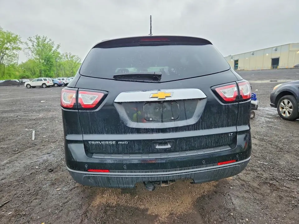 2017 CHEVROLET TRAVERSE LT  