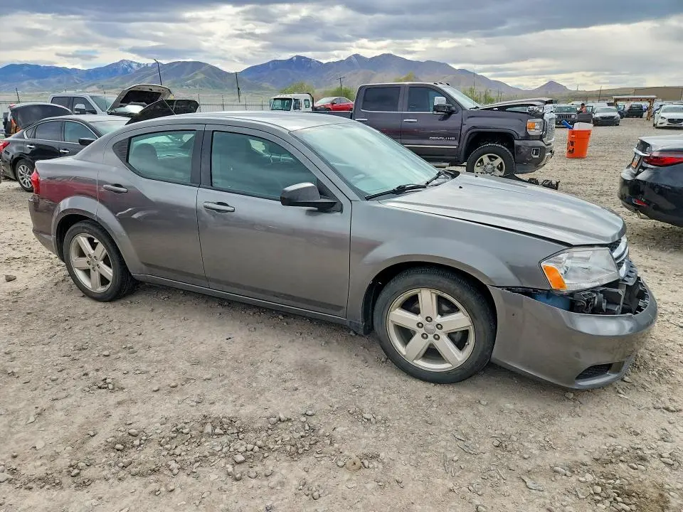 2013 DODGE AVENGER SE  