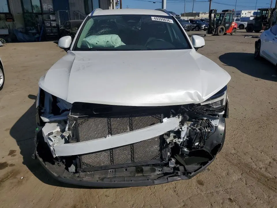 2024 VOLVO XC40 CORE  