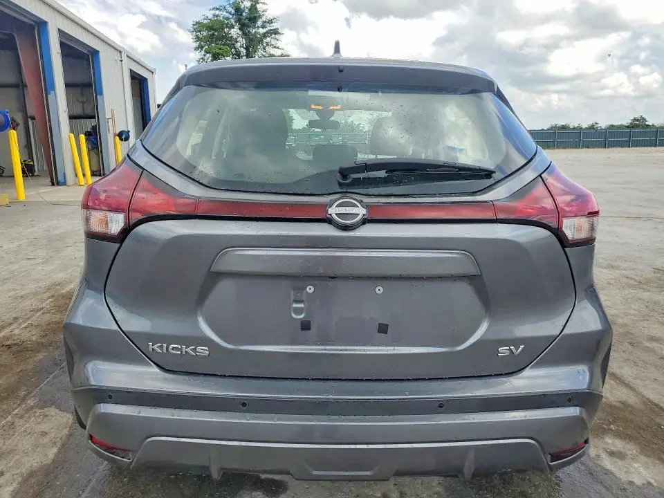 2023 NISSAN KICKS SV  