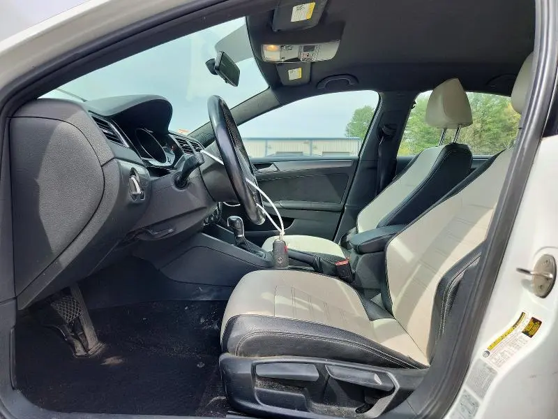 2016 VOLKSWAGEN JETTA SPORT  